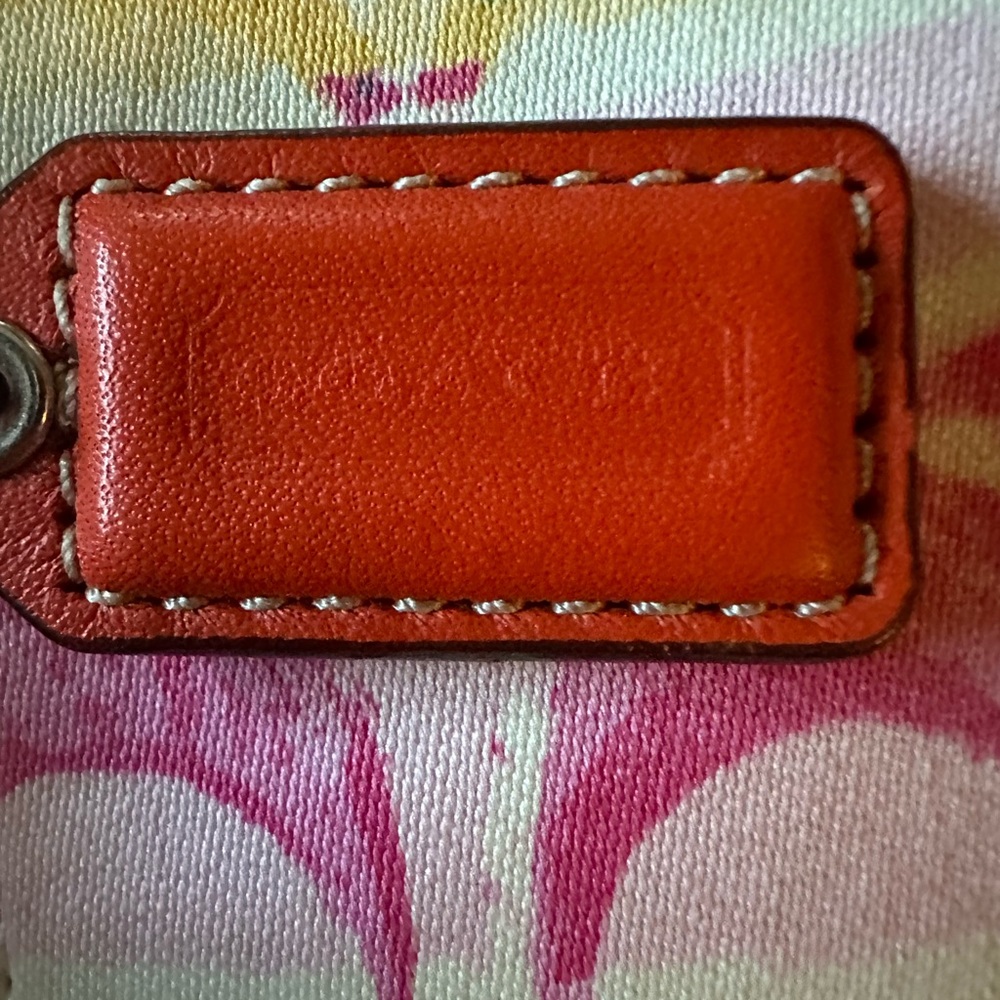 Coach Hamptons Weekend Signature Watercolor Wristlet - Picture 5 of 12